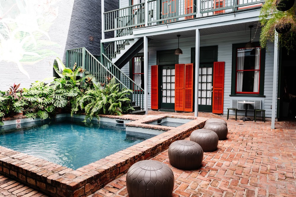 Royal Frenchmen Hotel & Bar