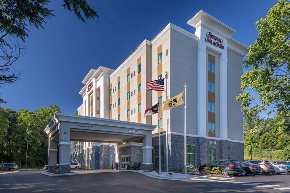 Hampton Inn & Suites