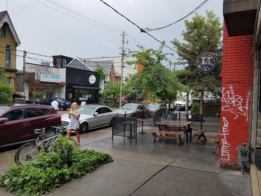 College Backpackers Inn