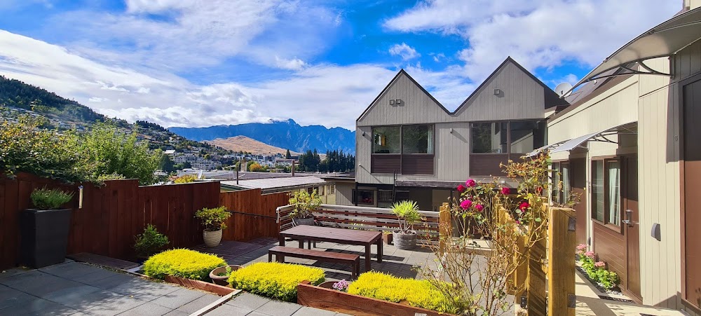 Lomond Lodge Motel & Apartments