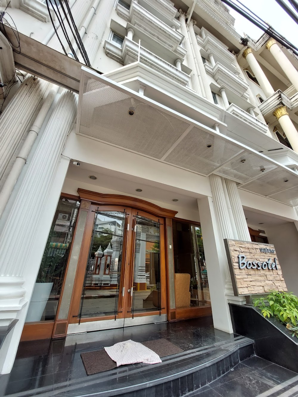 Bossotel Inn