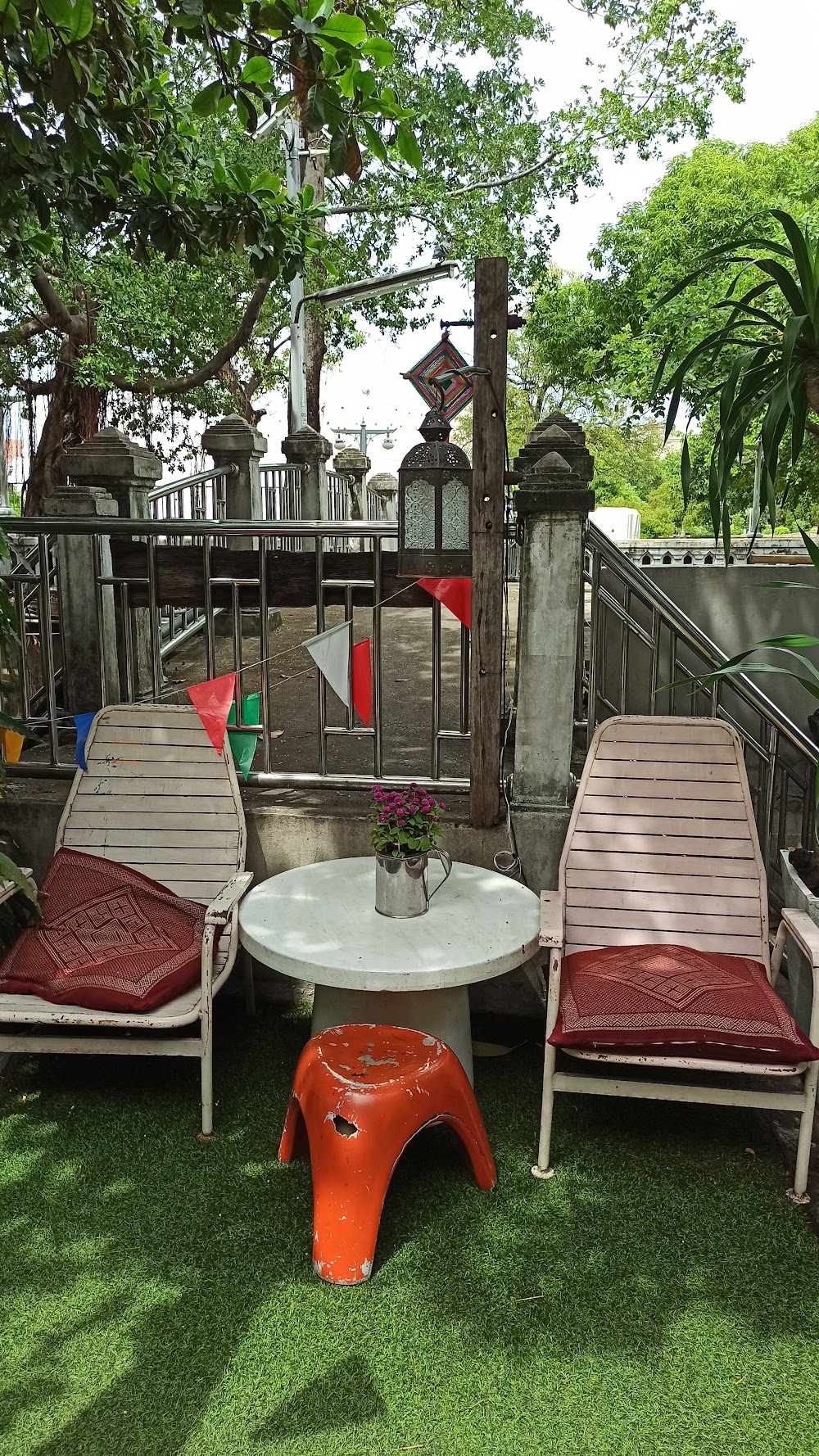 Flapping Duck Guest House