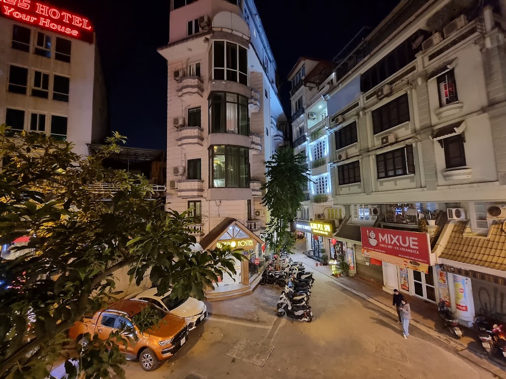 Khách Sạn TravelBox