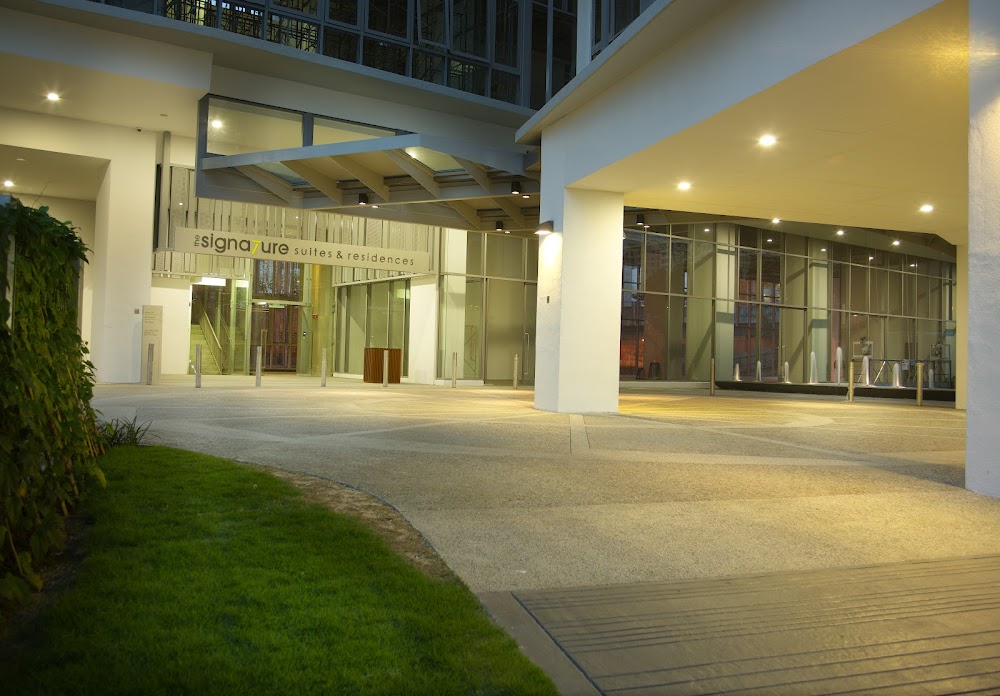 Signature Hotel