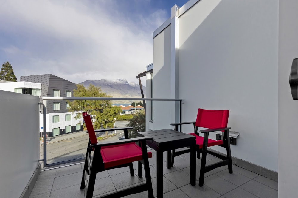 Scenic Suites