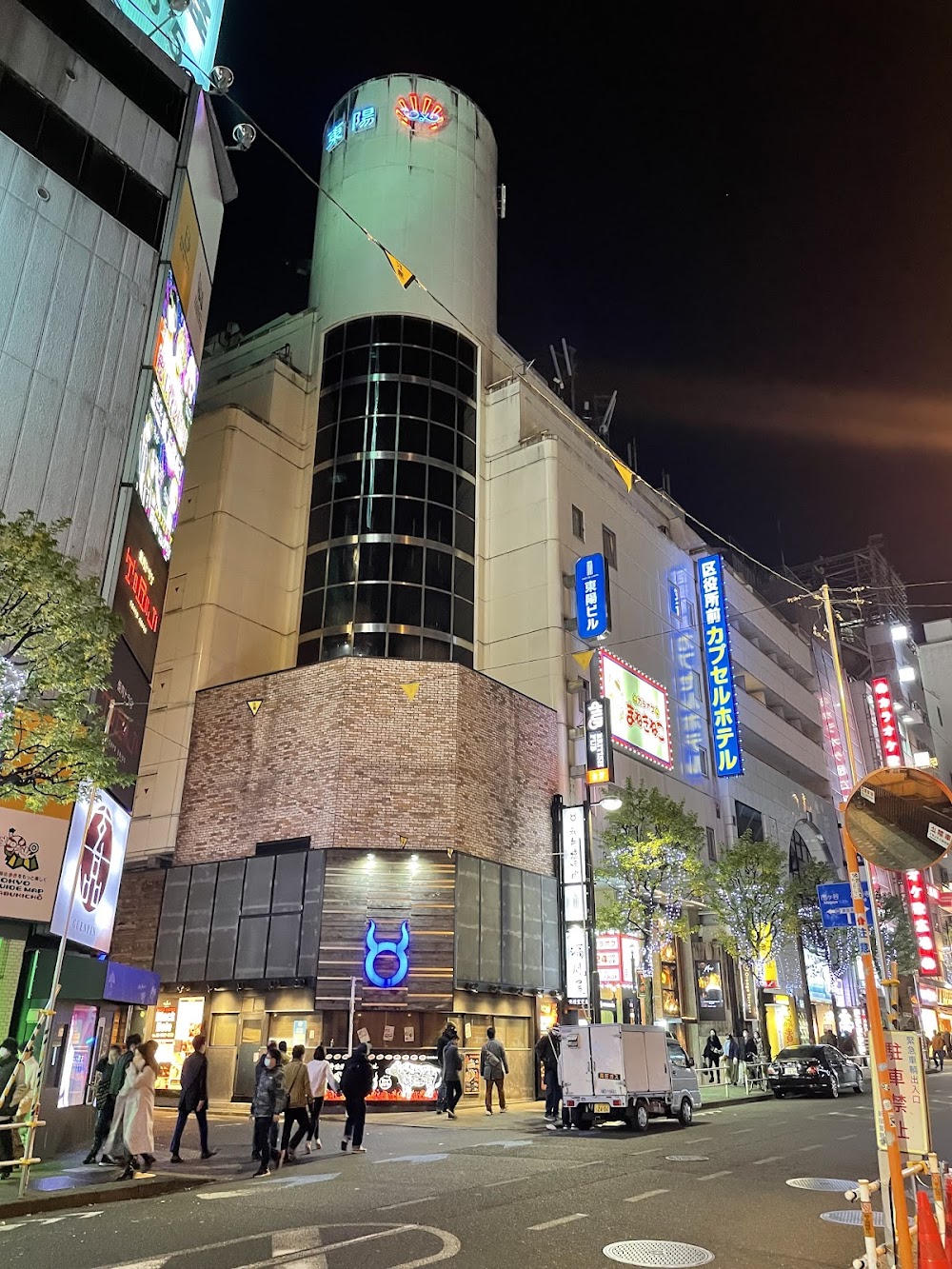 新宿区役所前カプセルホテル