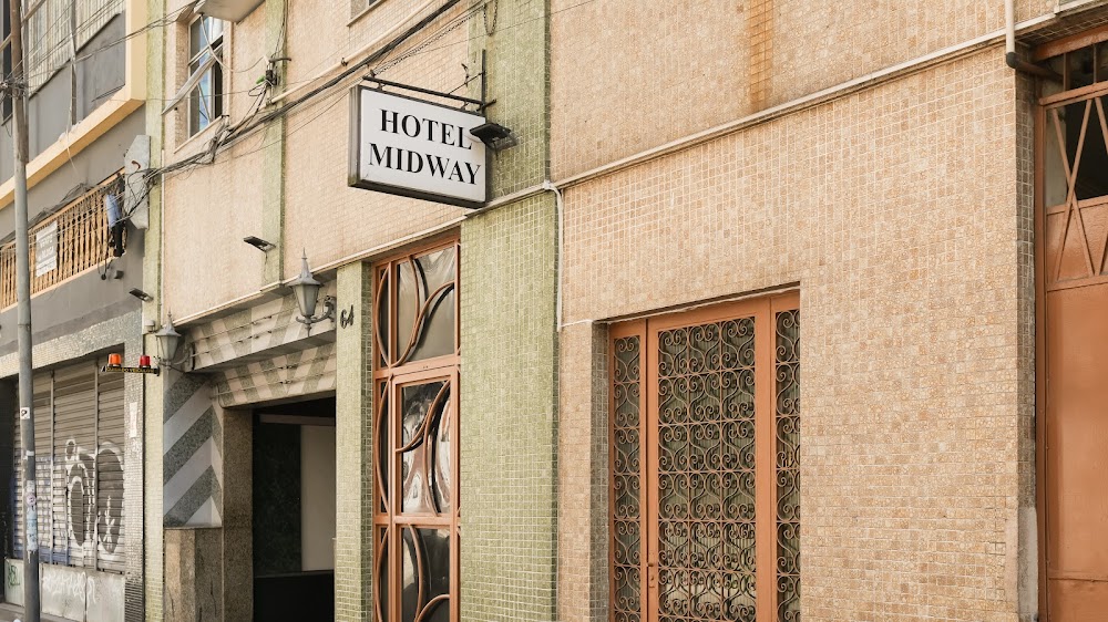 Hotel Midway