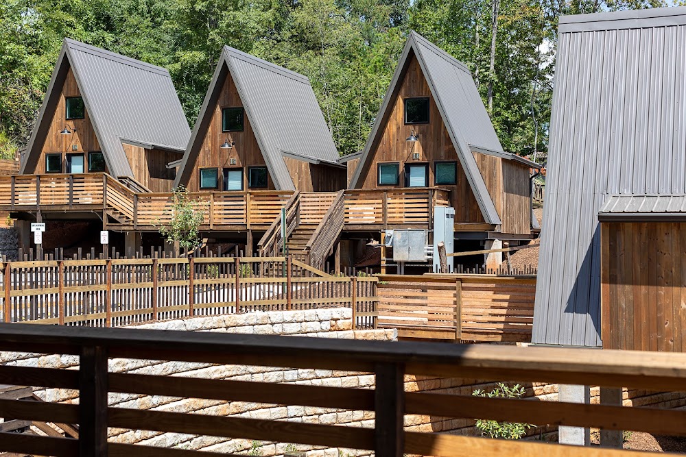 Wrong Way River Lodge and Cabins